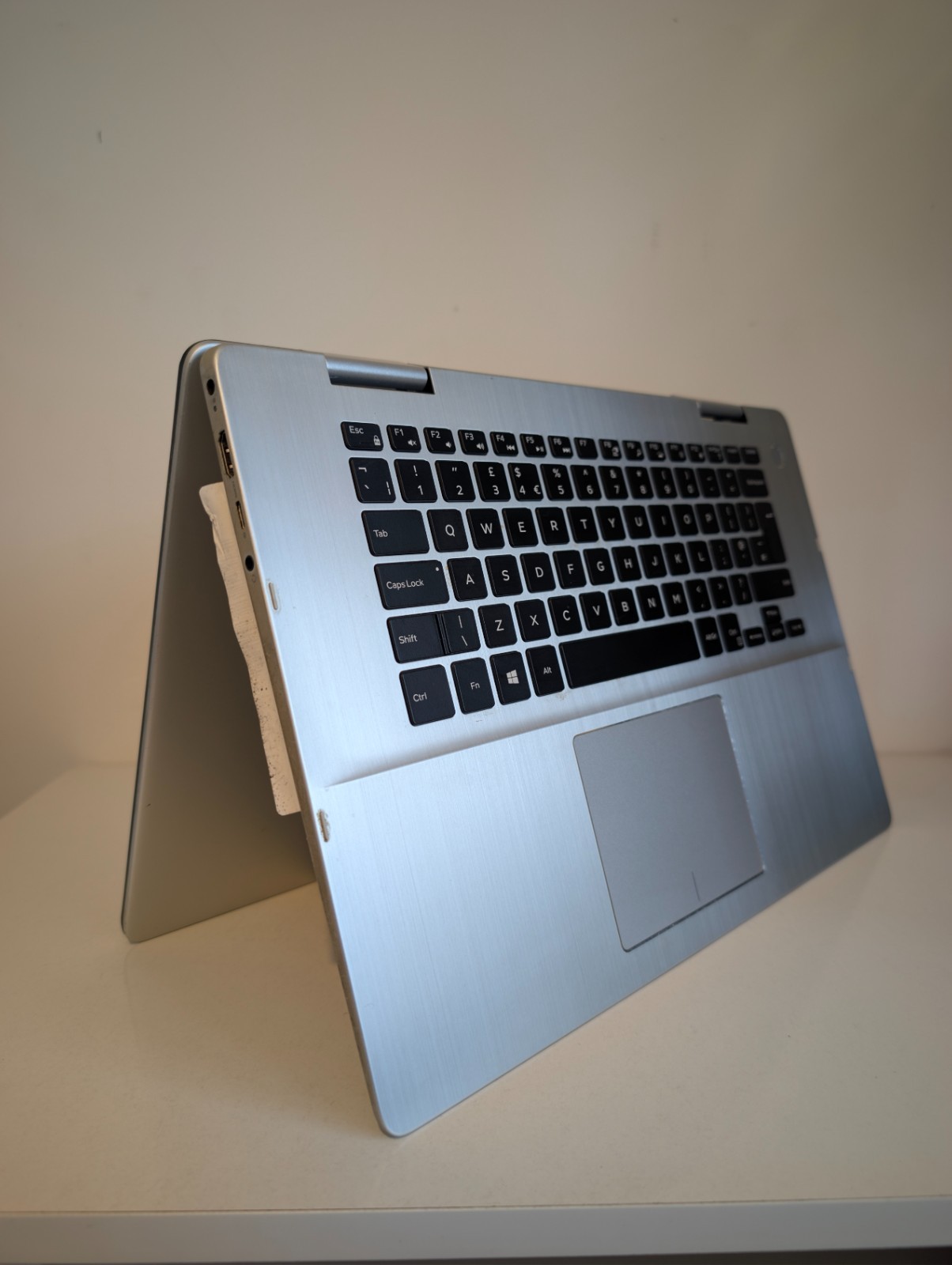 Dell Inspiron 7586 i7-8565U 1.80GHz 16GB RAM 512GB SSD 15.6" Touch 2-in-1