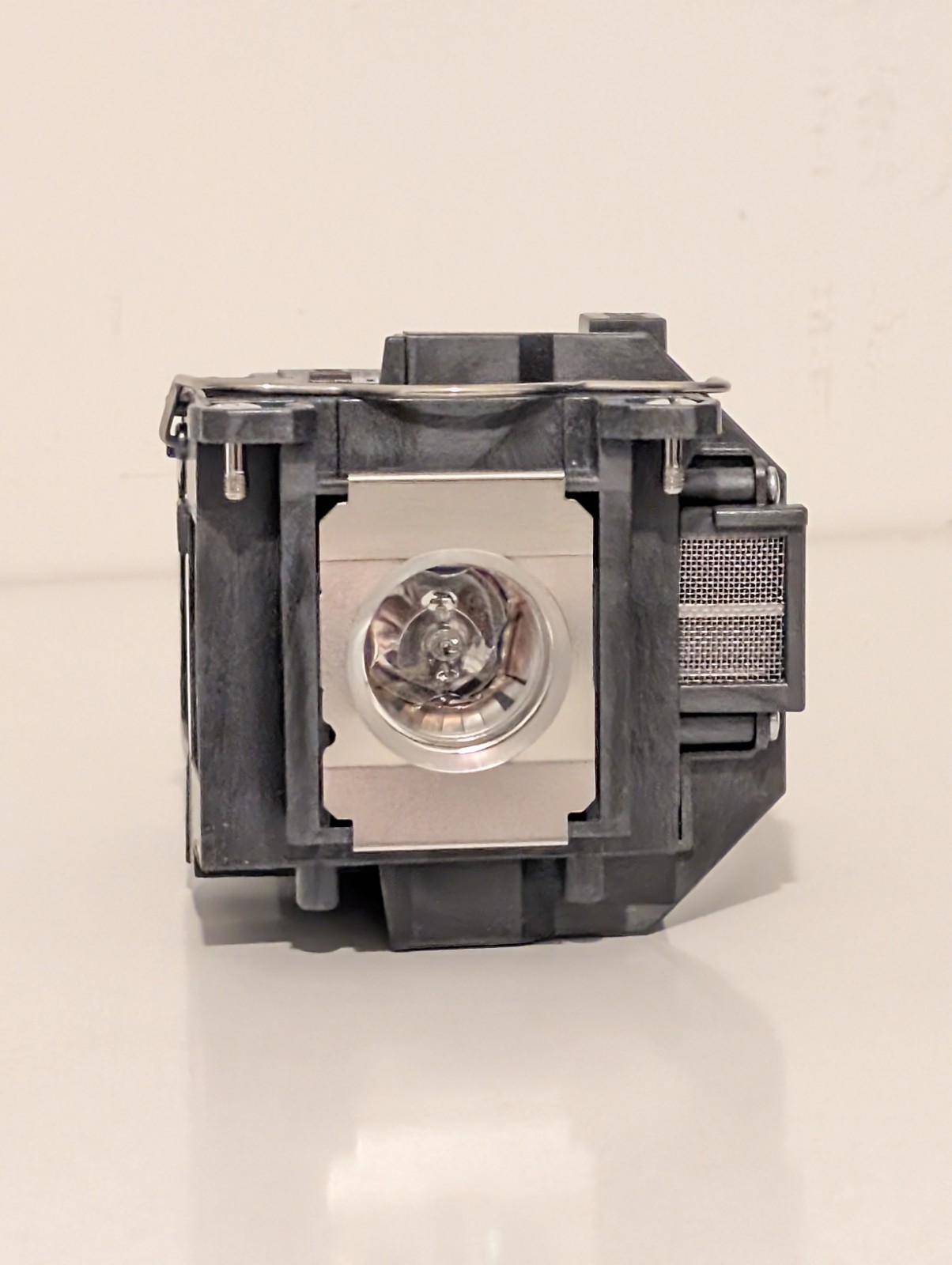 EUALFA Lamp, replaces EPSON ELPLP57 / V13H010L57