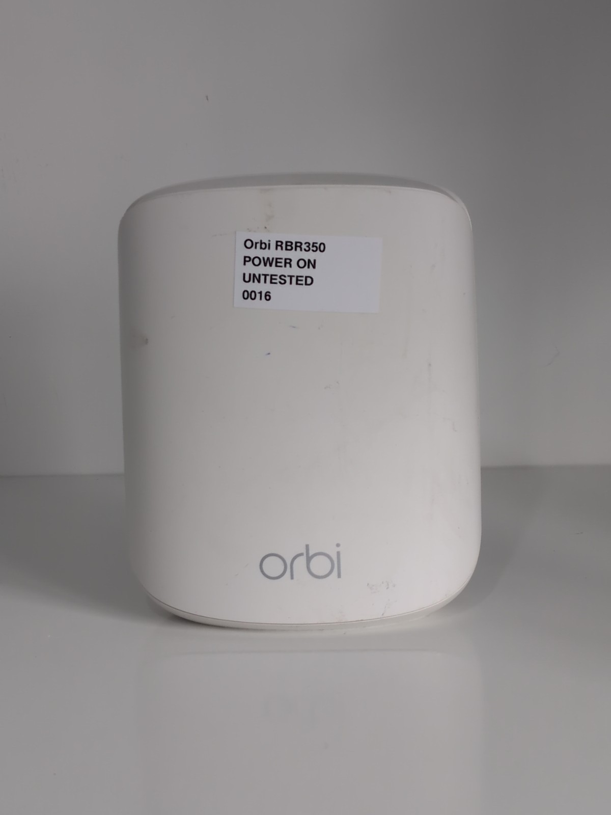 NETGEAR ORBI RBR350 WiFi 6 AX1800 Dual-band Mesh Router Power On