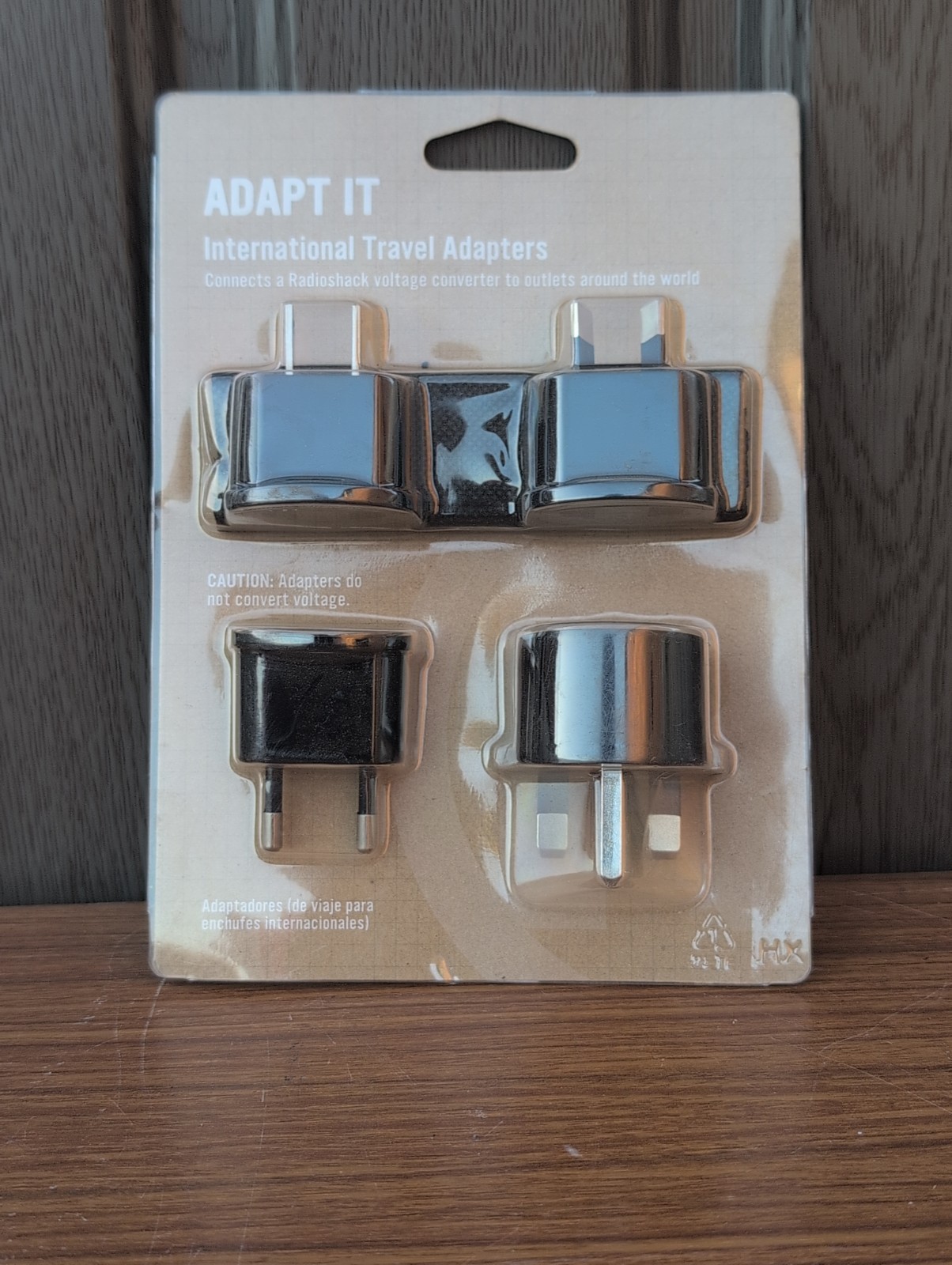 RadioShack adapt it international travel adapter 4 In 1