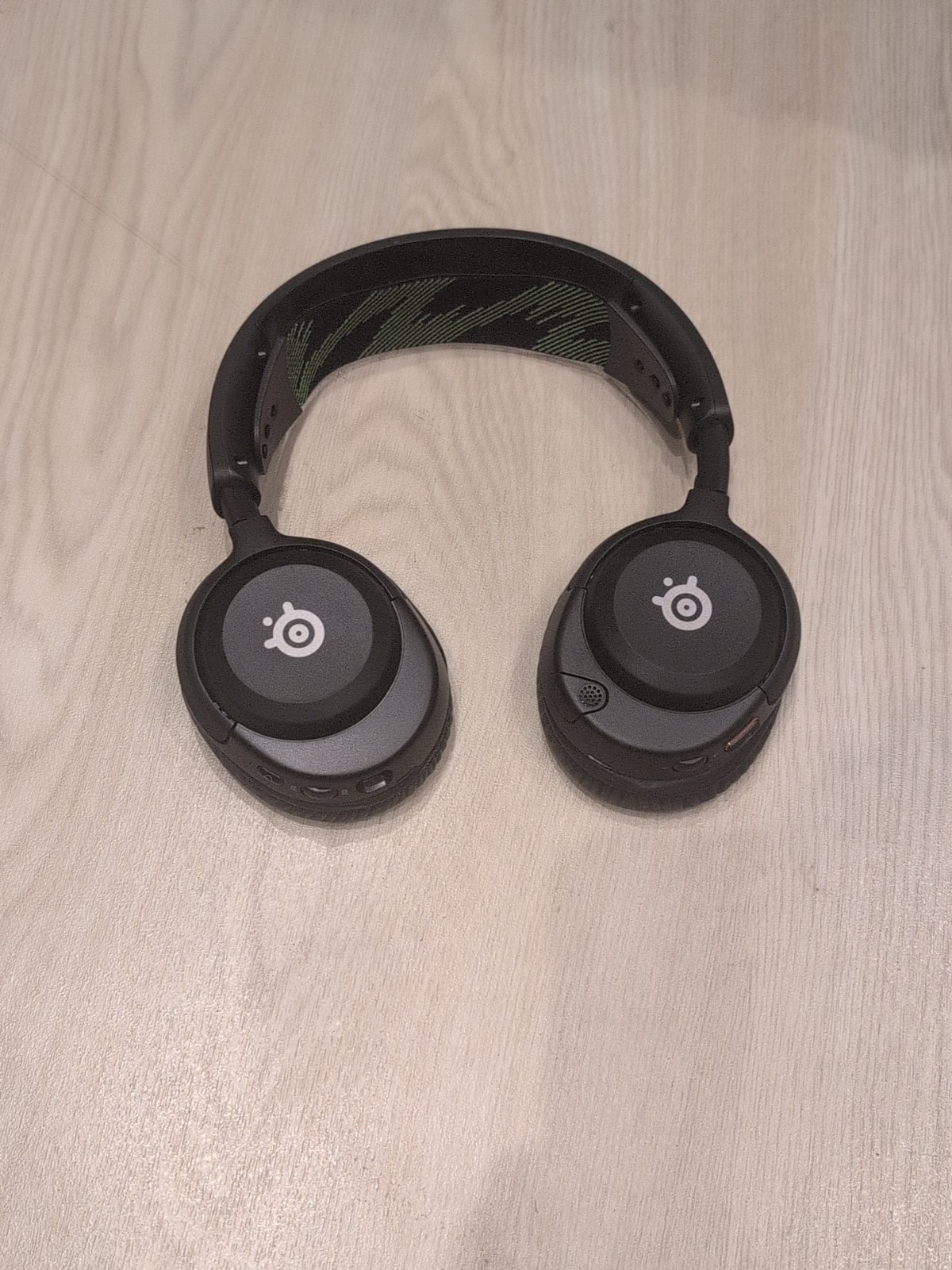 SteelSeries Arctis Nova 4X wireless gaming headset 2.4GHz USB-C for Xbox PS5 PC