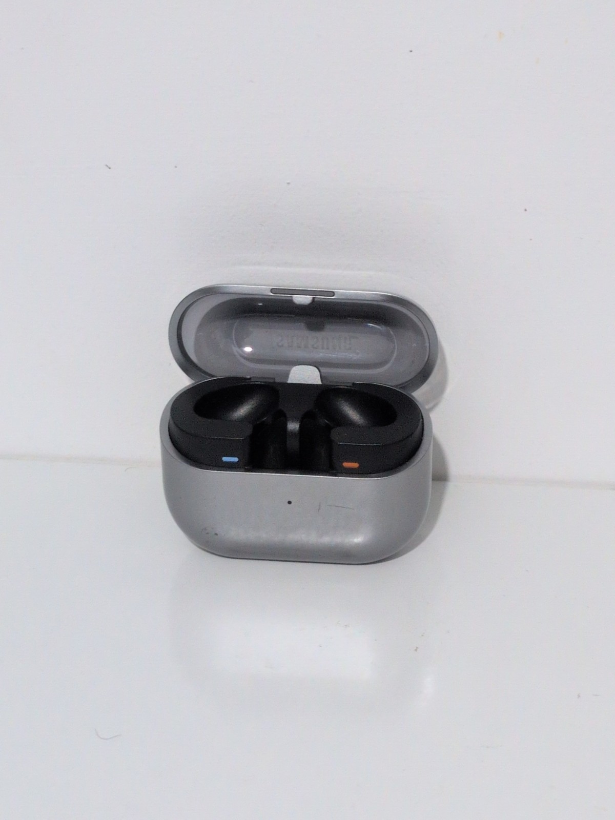 Charging case ONLY Samsung Galaxy Buds3 SM-R530 earbuds