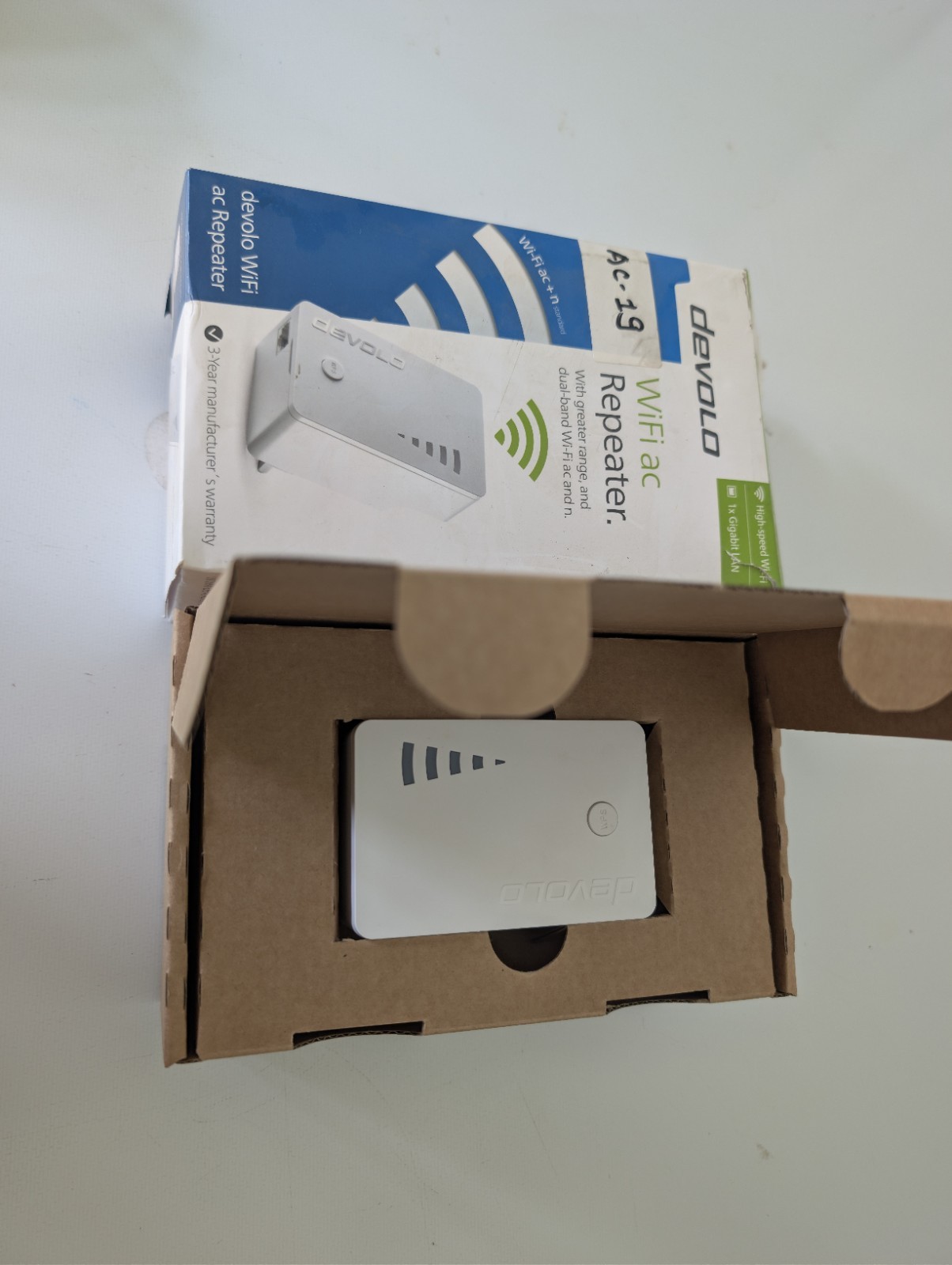 Devolo WiFi Repeater+ AC Network Booster Range Extender 2 LAN Power On For Parts