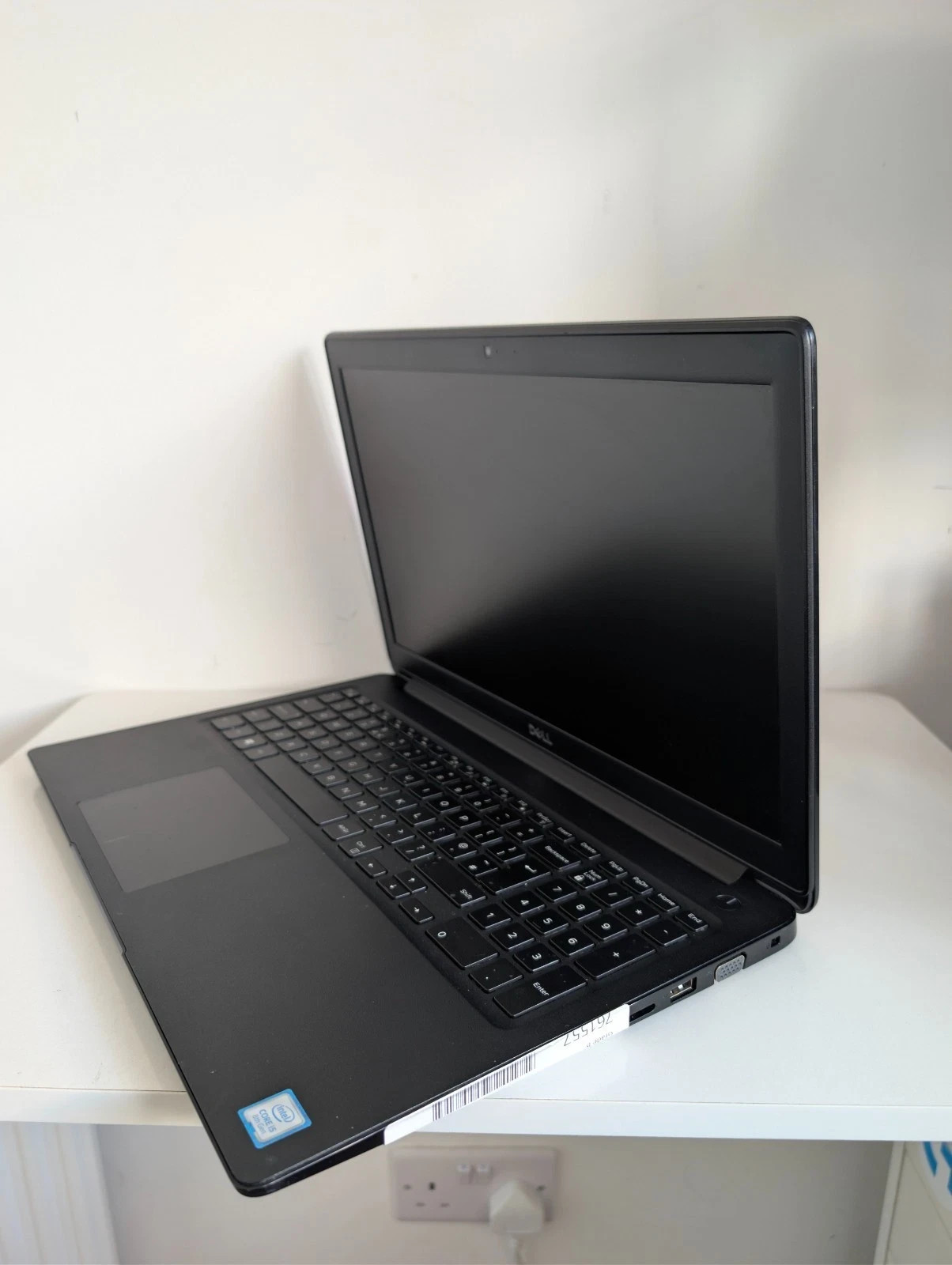 Dell Latitude 3500 Laptop Intel Core i5-8265U 8GB RAM 256GB SSD 15.3" Business