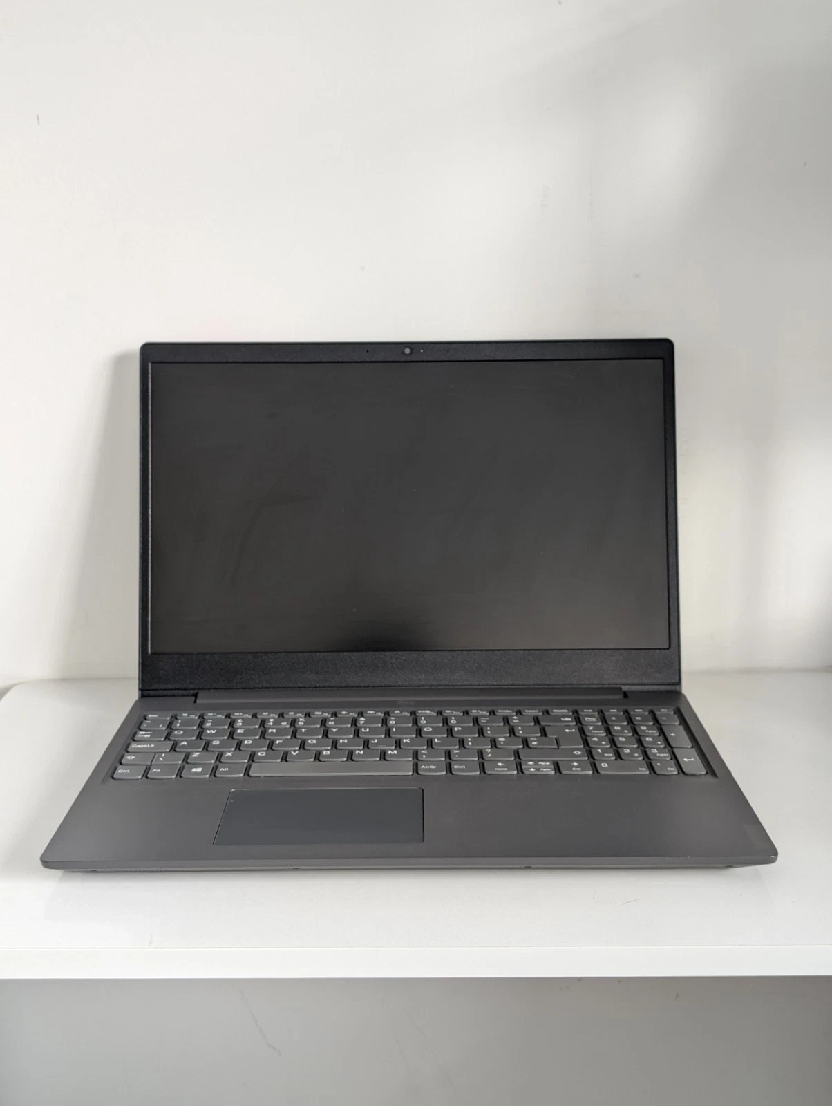 Lenovo V15-ADA 15.6" Laptop Athlon Gold 3150U 8GB RAM 256GB SSD Charger