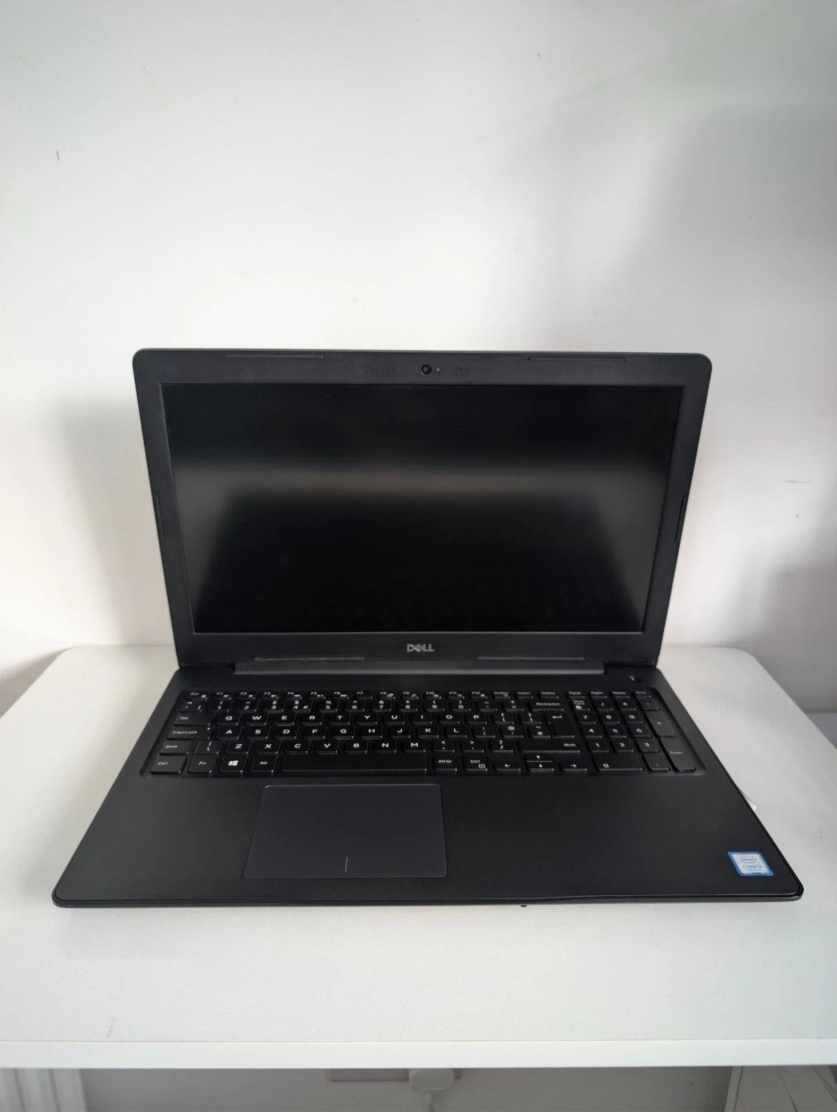 Dell Latitude 3590 15.6" i5-7200U 8GB RAM 256GB SSD Charger Included.